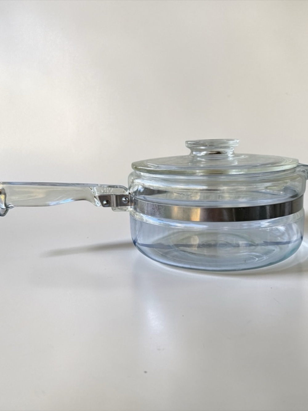 This is a 1 1/2 Quart Flameware Saucepan by Pyrex.